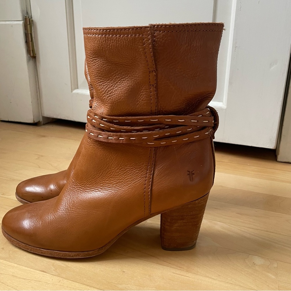 Frye Chestnut Brown Leather Mid-Calf Heeled Boots